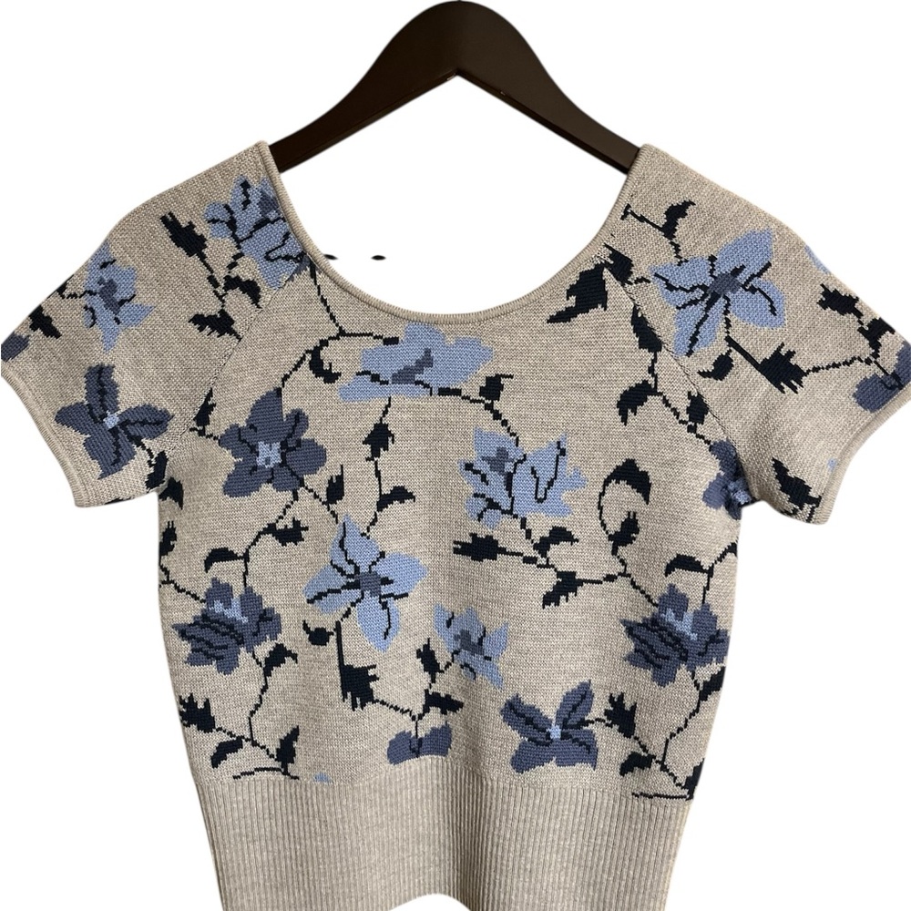 Club Monaco Floral Crew Neck Sweater in Gray and Blue - Picture 6 of 11